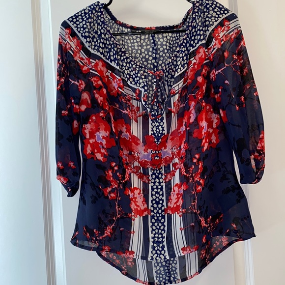 See through Guess blouse. Size xs - Picture 1 of 3